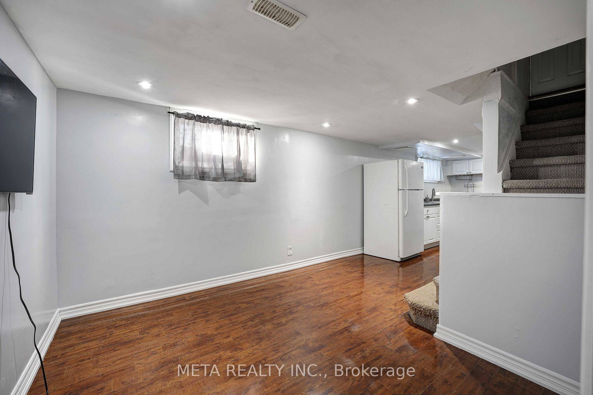 Ajax, ON L1S 1Z1,53 Beatty RD #Bsmt