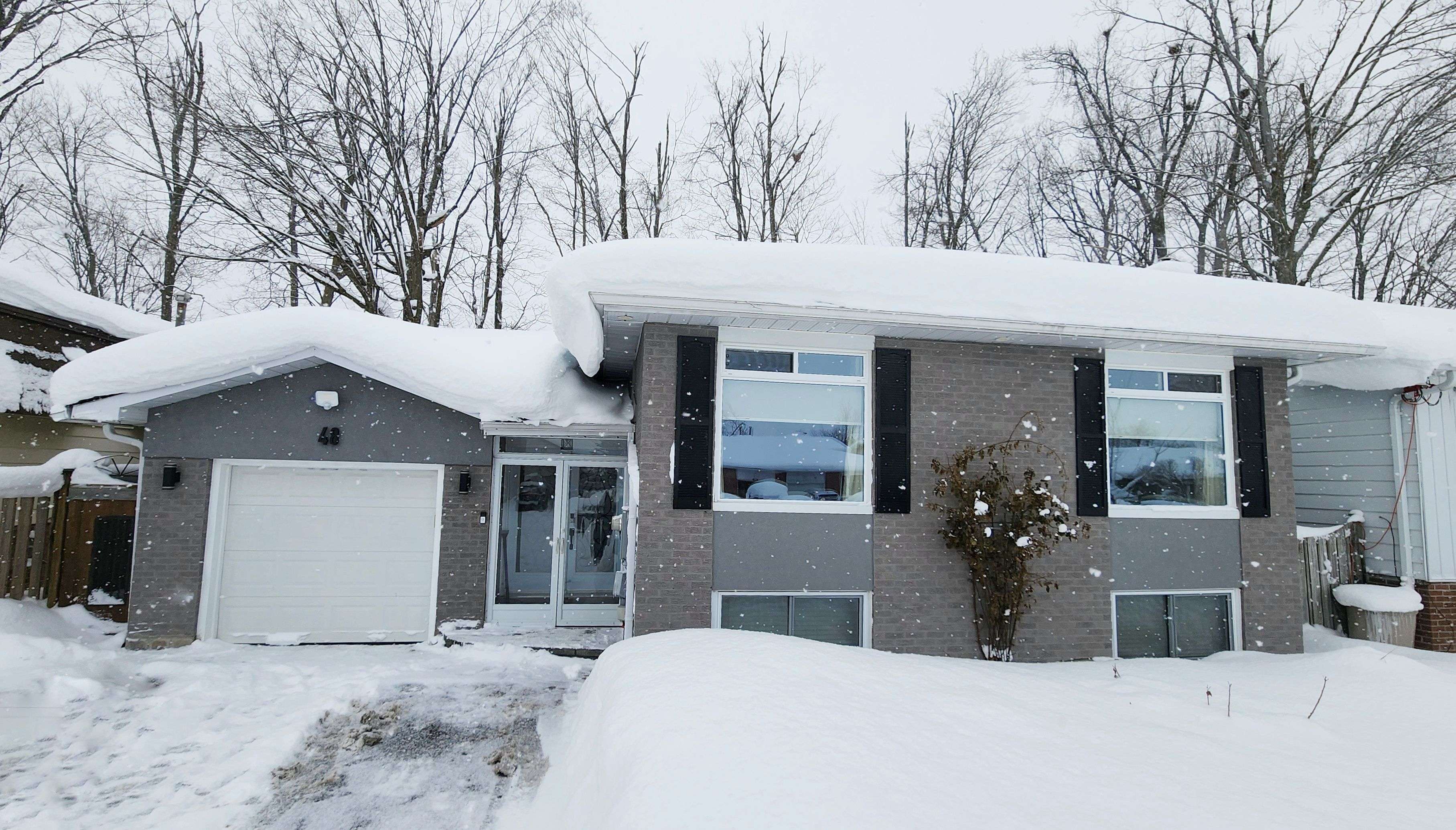 Barrie, ON L4M 4X2,48 Maplehurst CRES