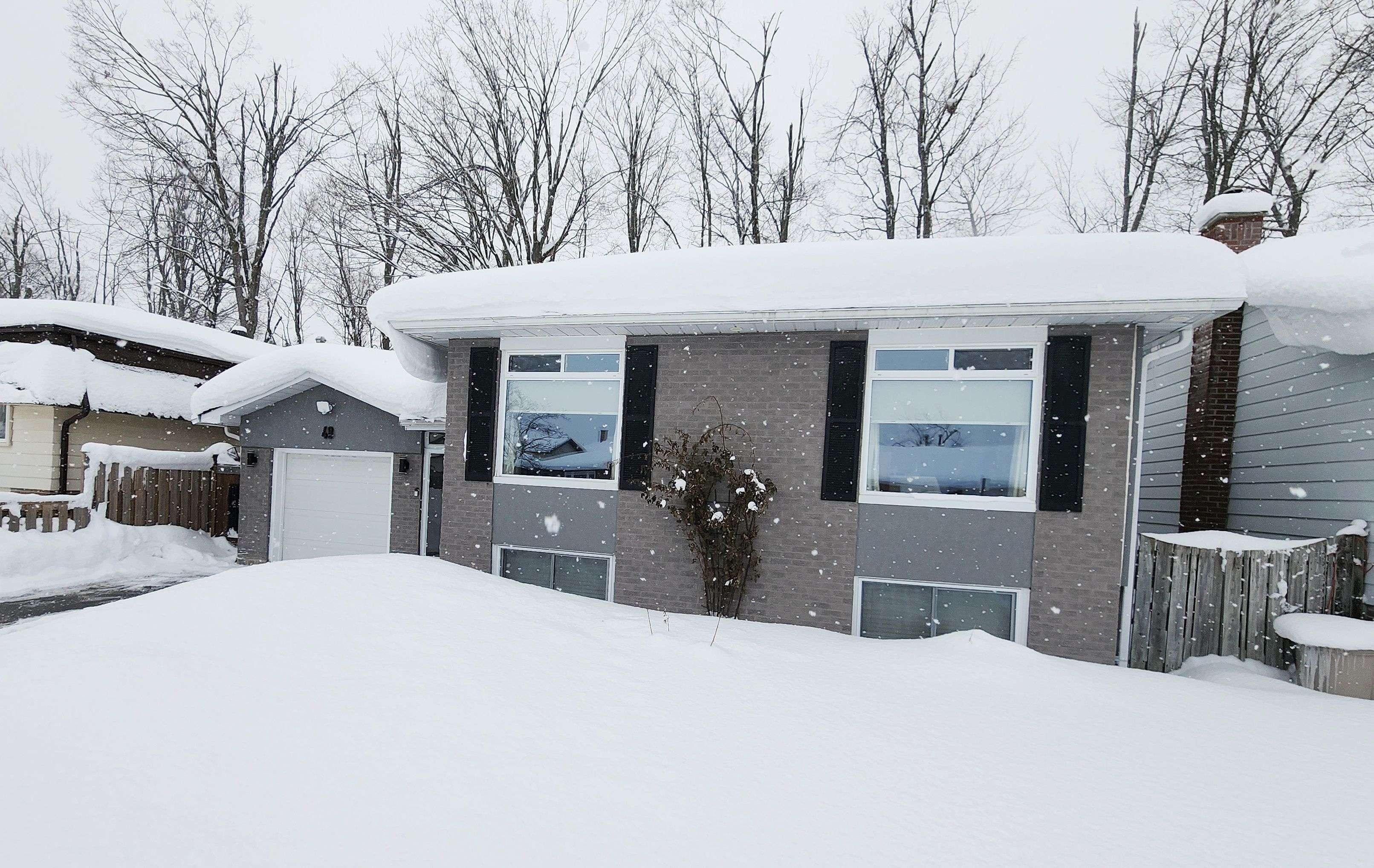 Barrie, ON L4M 4X2,48 Maplehurst CRES