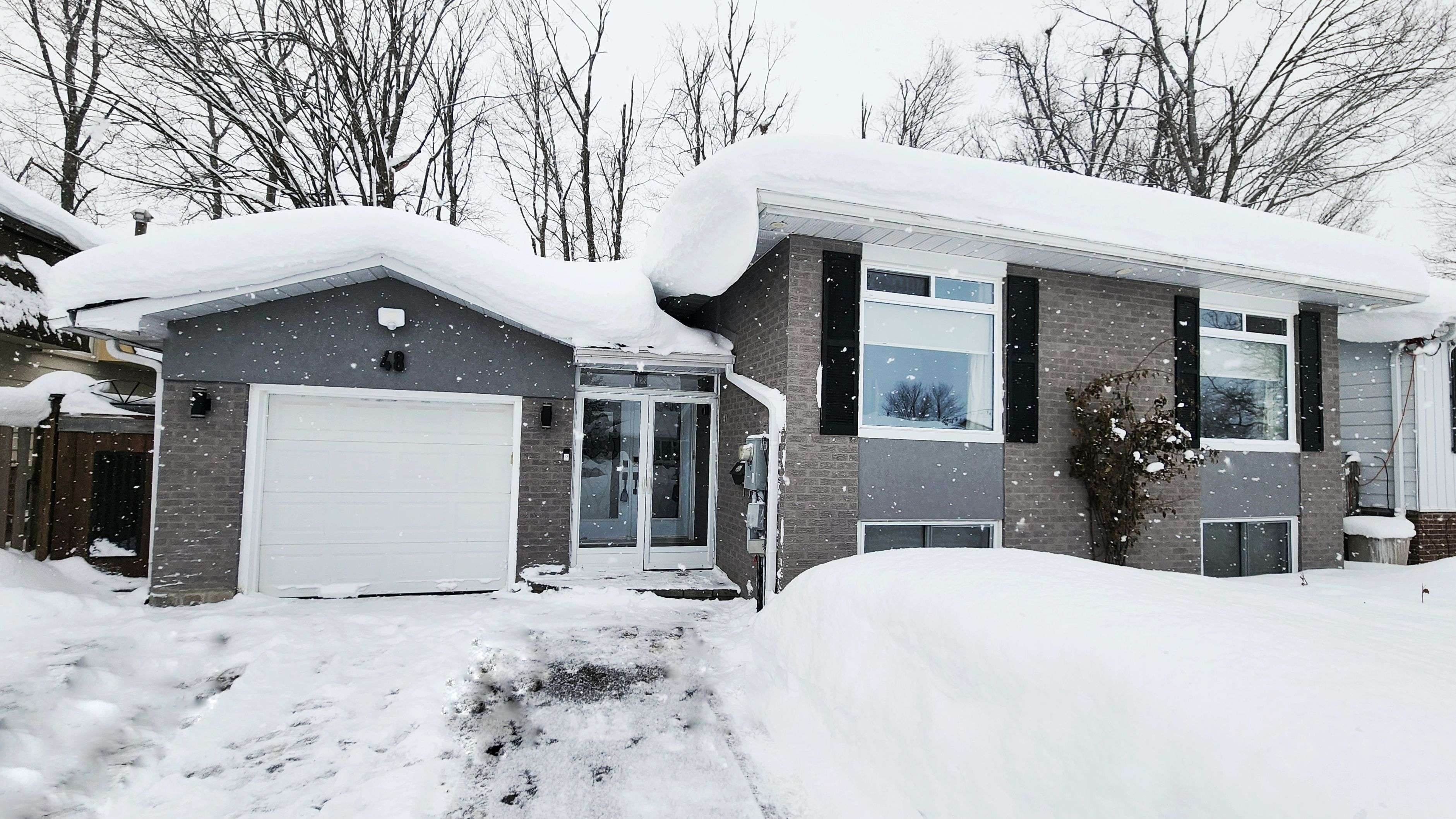 Barrie, ON L4M 4X2,48 Maplehurst CRES