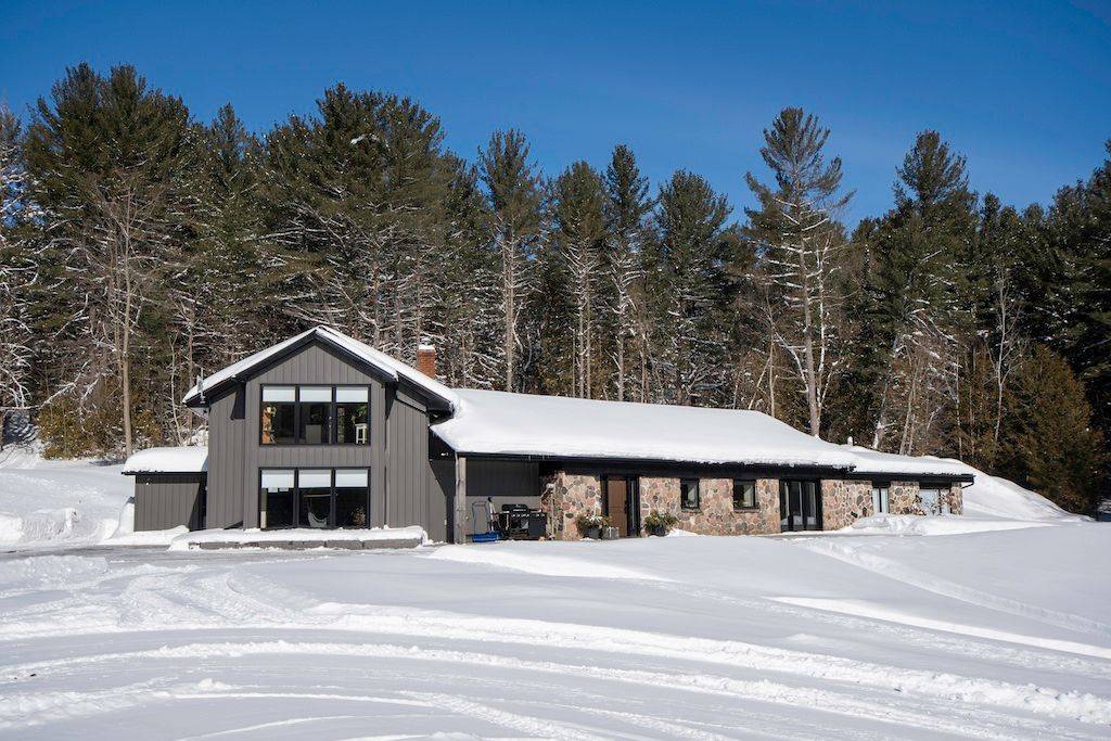 Kawartha Lakes, ON K0L 2W0,829 Peace RD