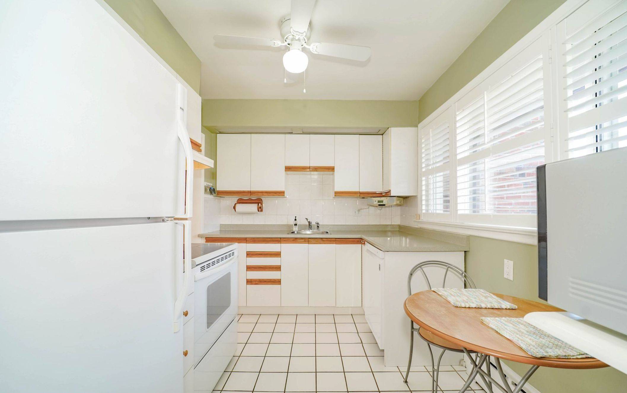 Toronto E05, ON M1T 1K5,84 Lowcrest BLVD