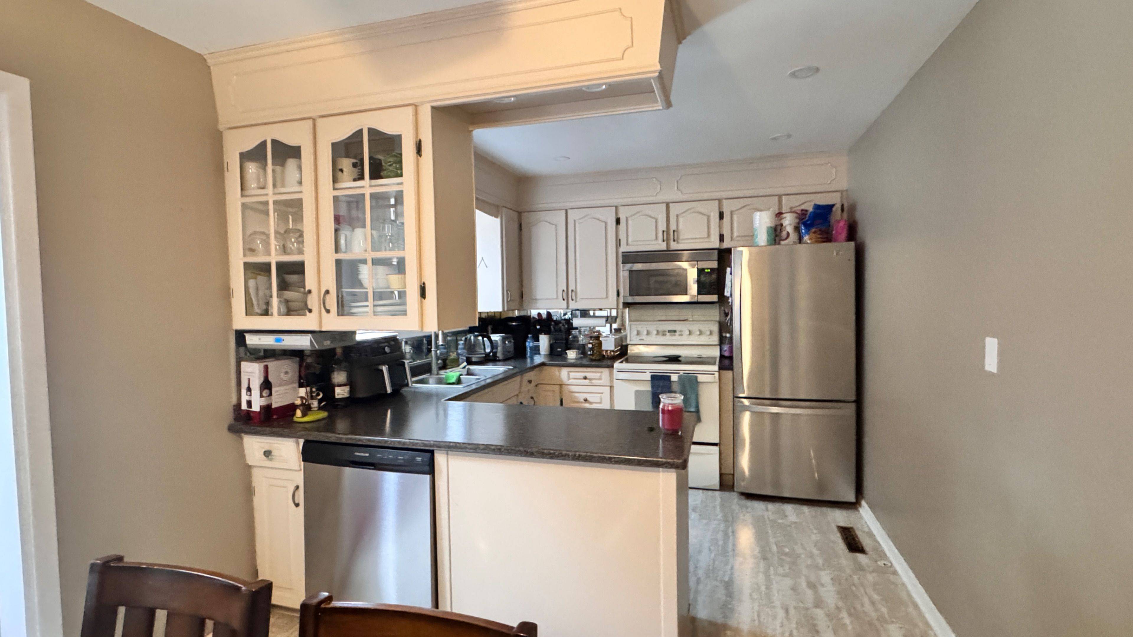 St. Catharines, ON L2M 2E9,10 Rideau CRES