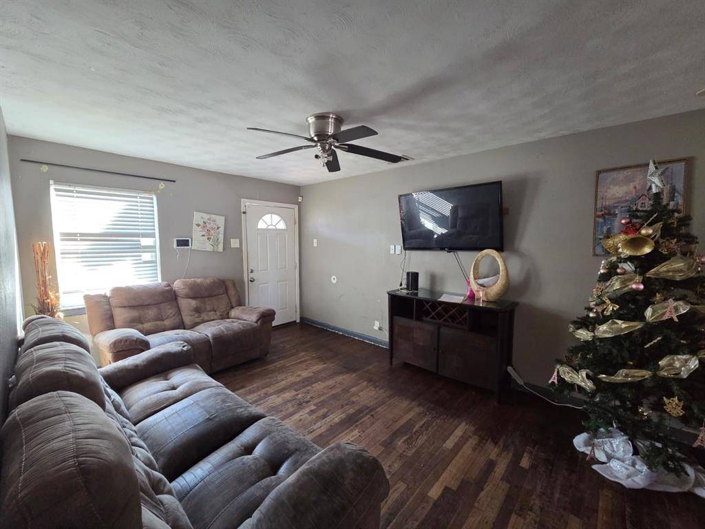 Dallas, TX 75217,9223 Marvel Drive