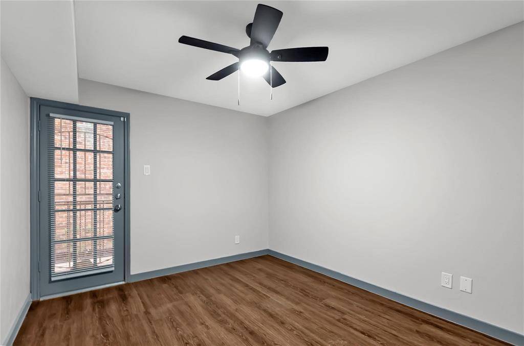 Dallas, TX 75243,9520 Royal Lane #116