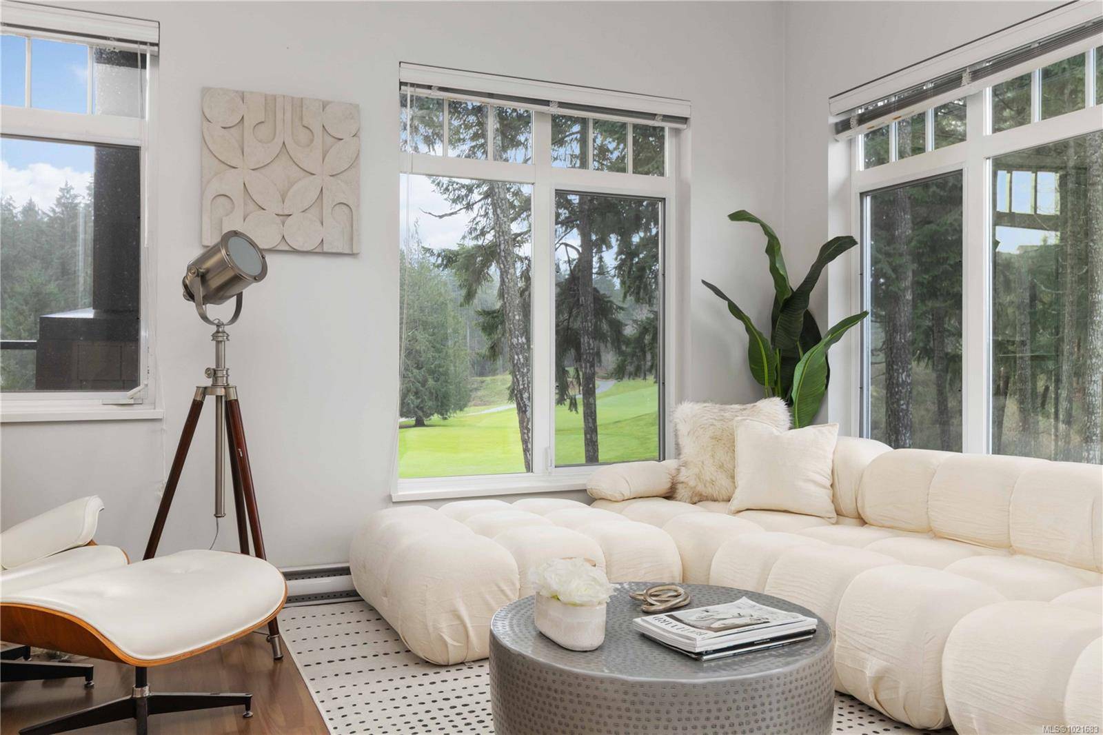 Langford, BC V9B 0E1,1395 Bear Mountain Pkwy #420