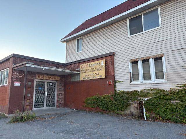 Ottawa Centre, ON K1R 6B9,566 BAY ST