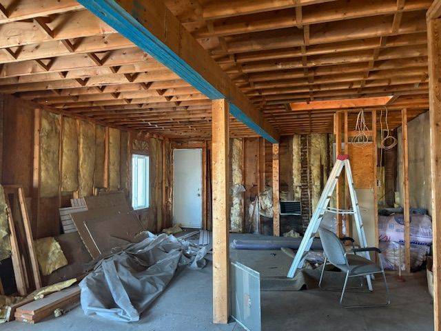 Ottawa Centre, ON K1R 6B9,566 BAY ST