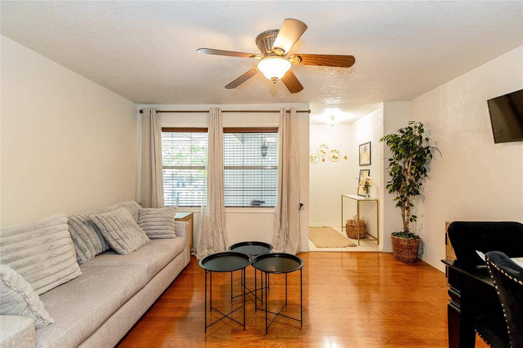 Dallas, TX 75234,11850 High Valley Drive