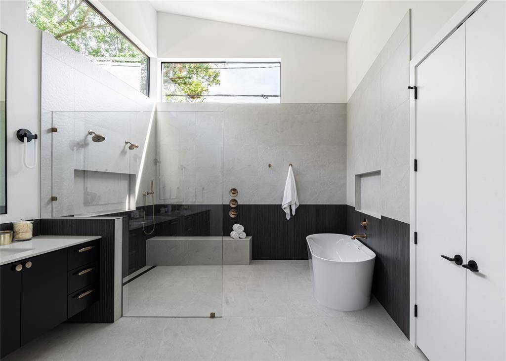 Dallas, TX 75214,6906 Clayton Avenue