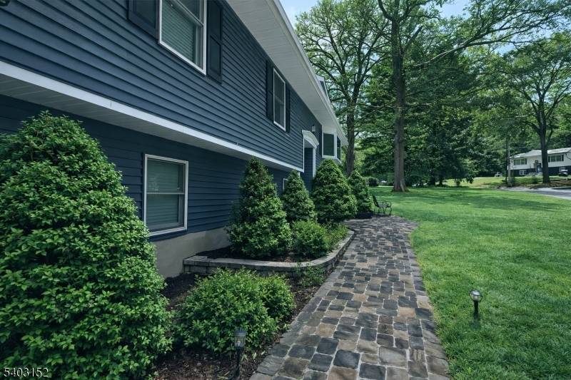 Mount Olive Twp., NJ 07836,2 Robert St