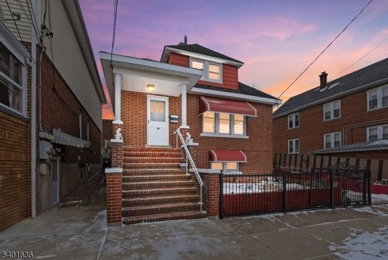 Garfield City, NJ 07026,44 Malcolm Ave