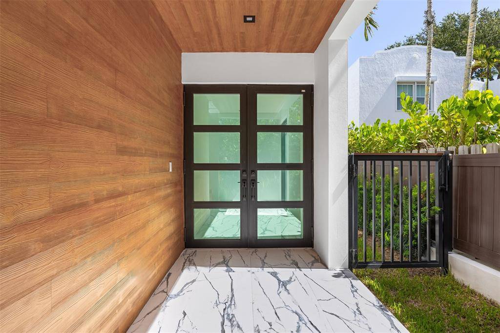 Fort Lauderdale, FL 33301,1621 E Broward Blvd