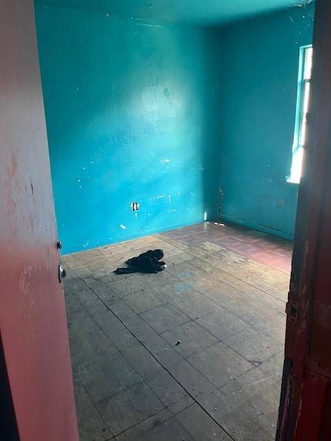 Miami, FL 33142,2956 NW 49th St