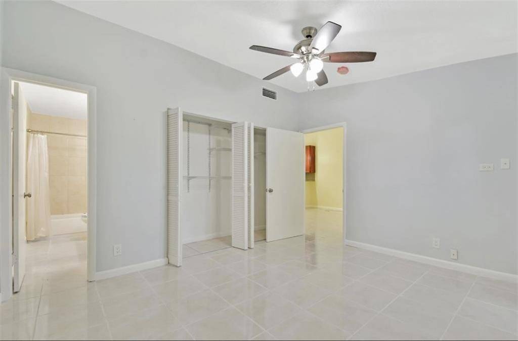 Pompano Beach, FL 33063,5544 Lakewood Cir #E