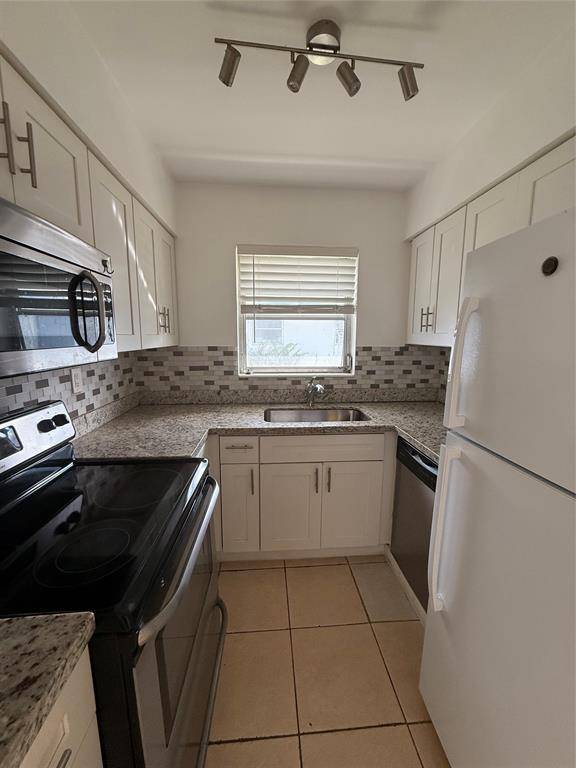 Dania Beach, FL 33004,237 SE PARK ST #2