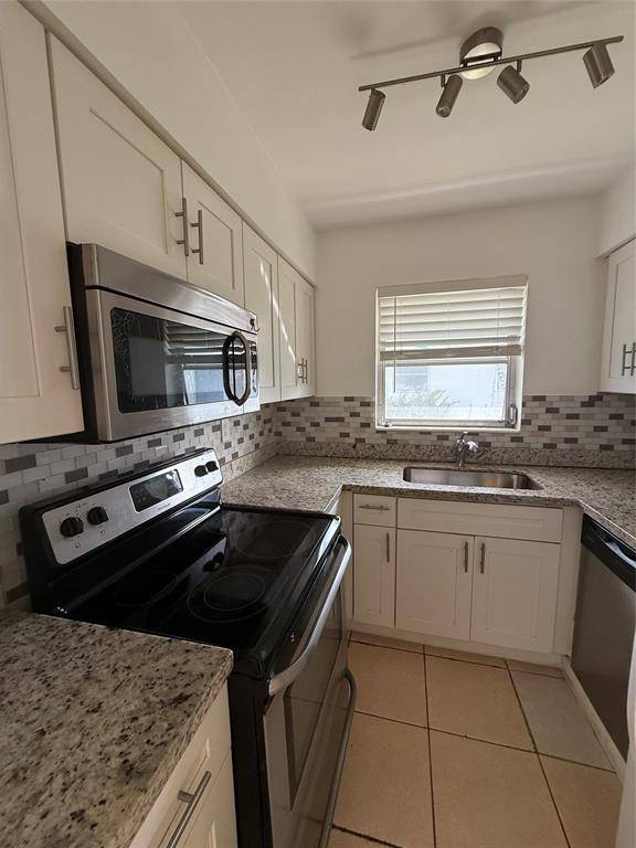 Dania Beach, FL 33004,237 SE PARK ST #2