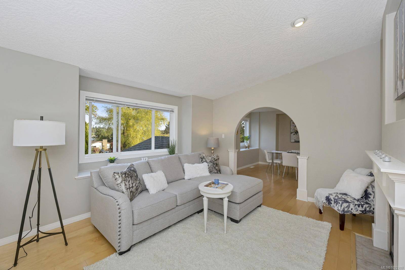 Saanich, BC V8N 6L7,1616 Nelles Pl