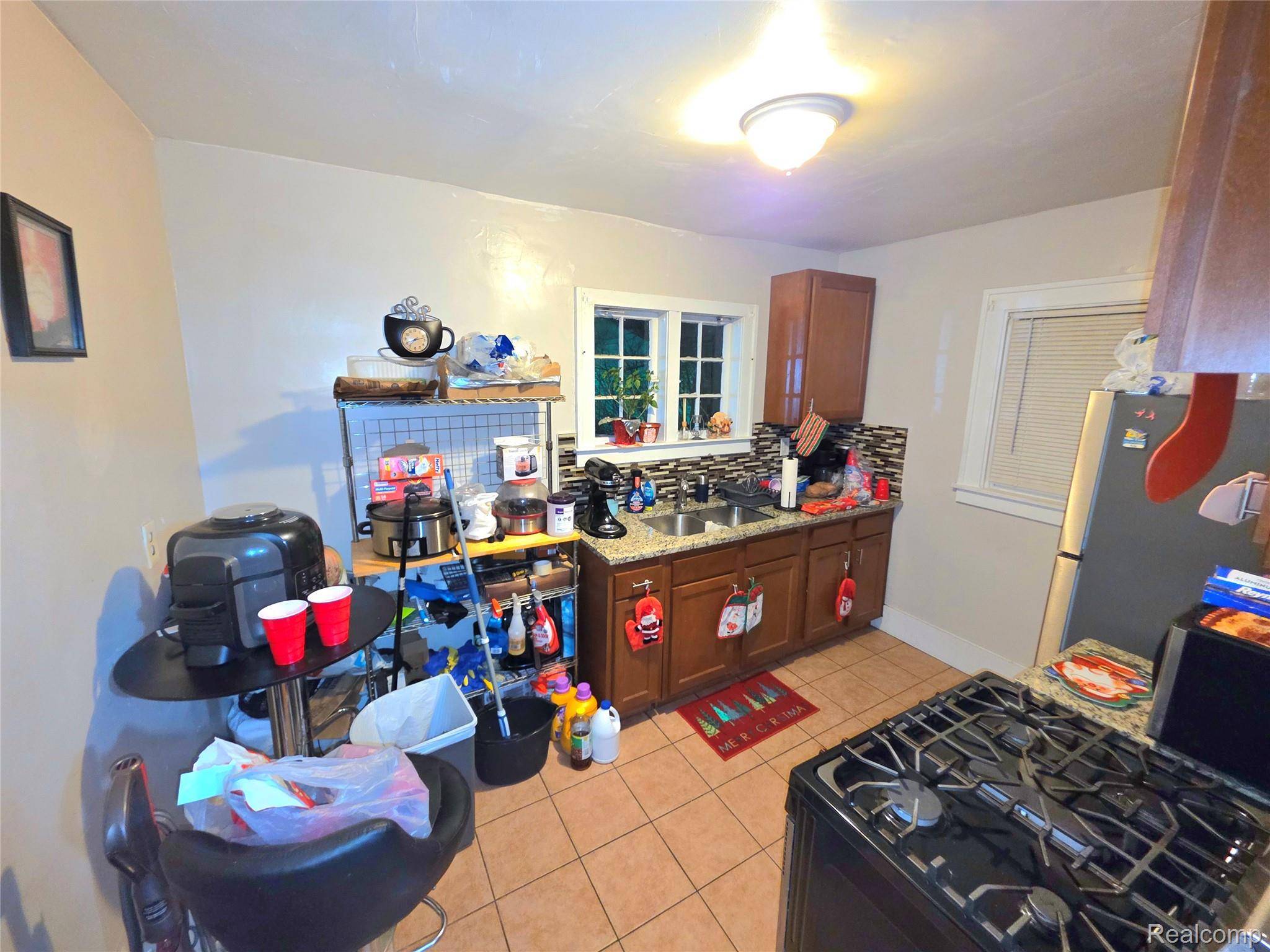 Detroit, MI 48219,23525 Kress ST