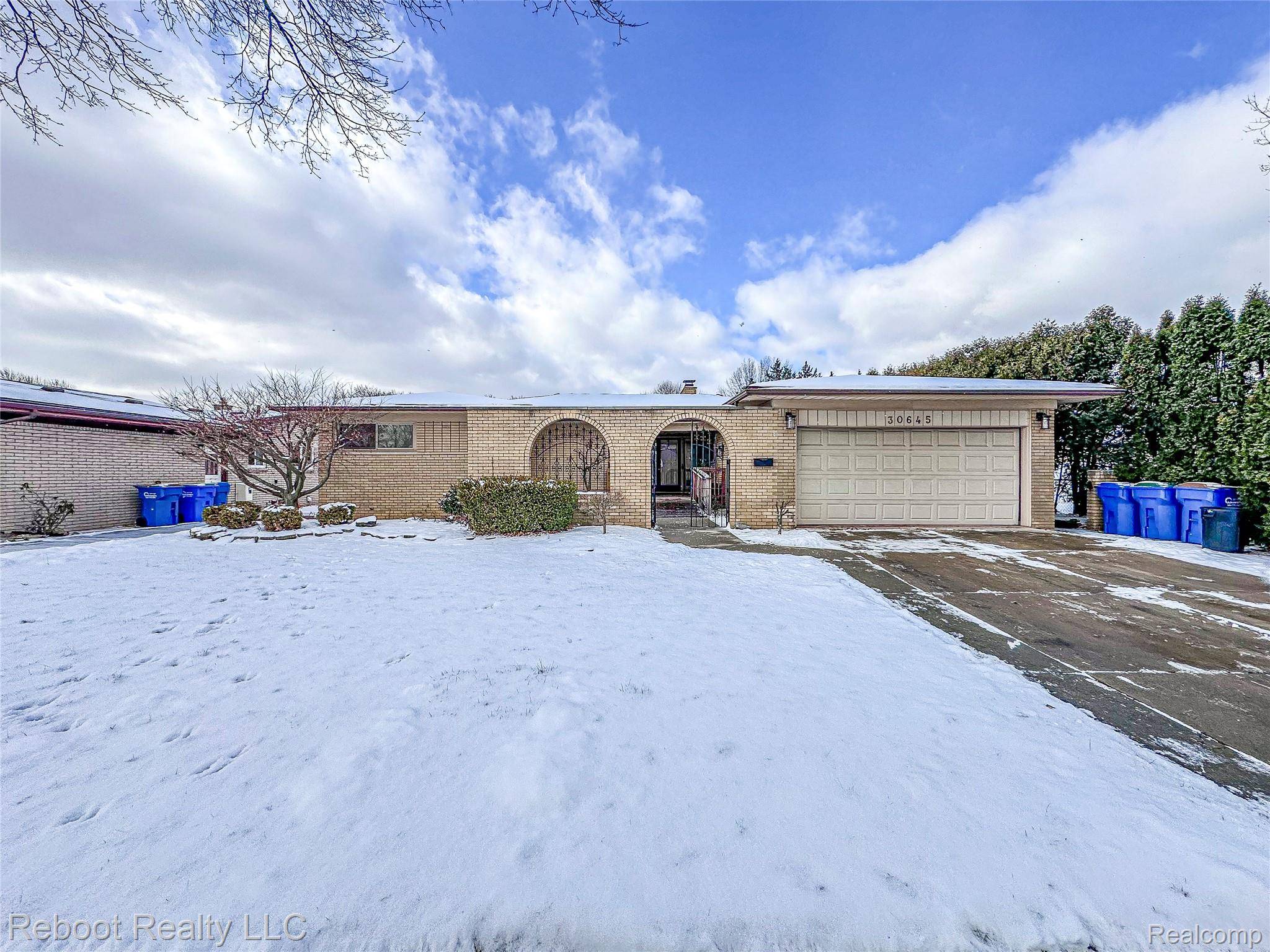 Warren, MI 48093,30645 Lebanon DR