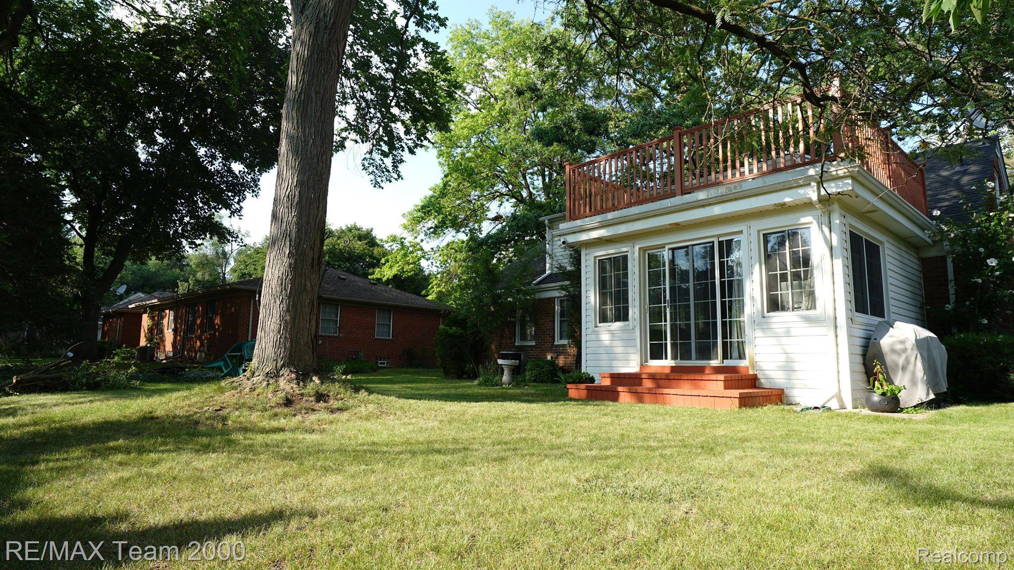 Dearborn, MI 48120,3 BOONE LN