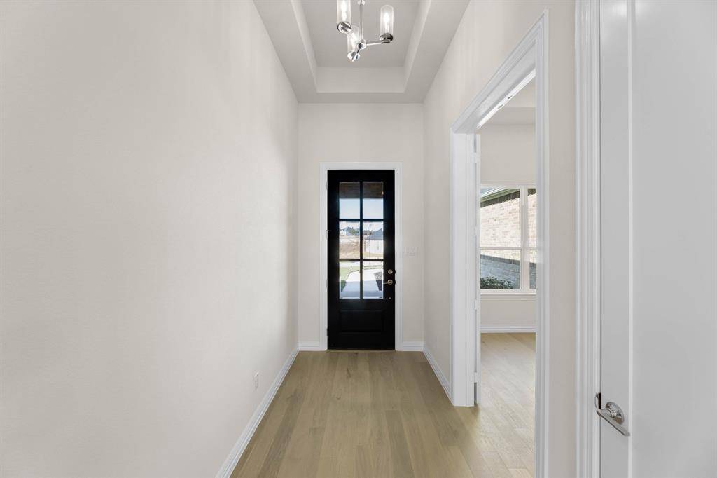 Azle, TX 76020,325 Slimp Bluff