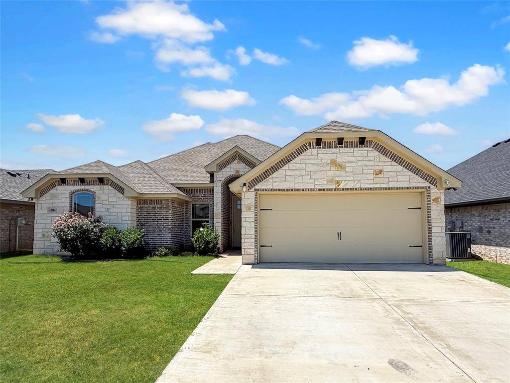 Granbury, TX 76049,3304 White Horse Drive