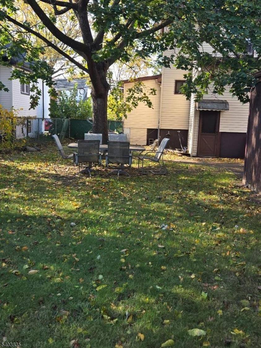 Elmwood Park Boro, NJ 07407,381 Mola Blvd