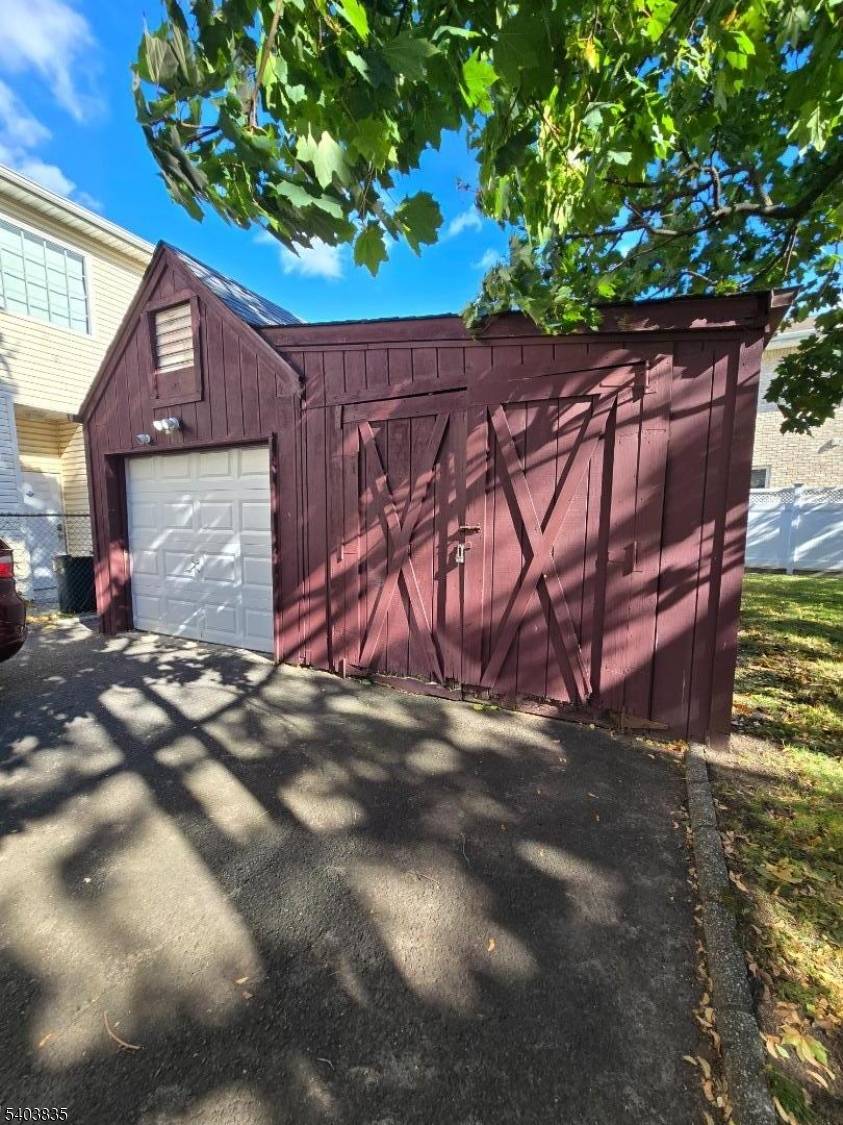 Elmwood Park Boro, NJ 07407,381 Mola Blvd