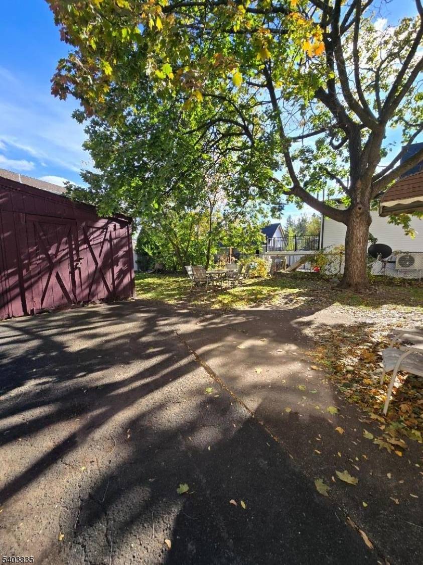 Elmwood Park Boro, NJ 07407,381 Mola Blvd