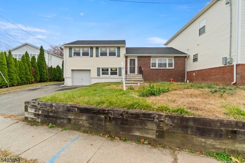 Maplewood Twp., NJ 07040,762-764 Valley Street12