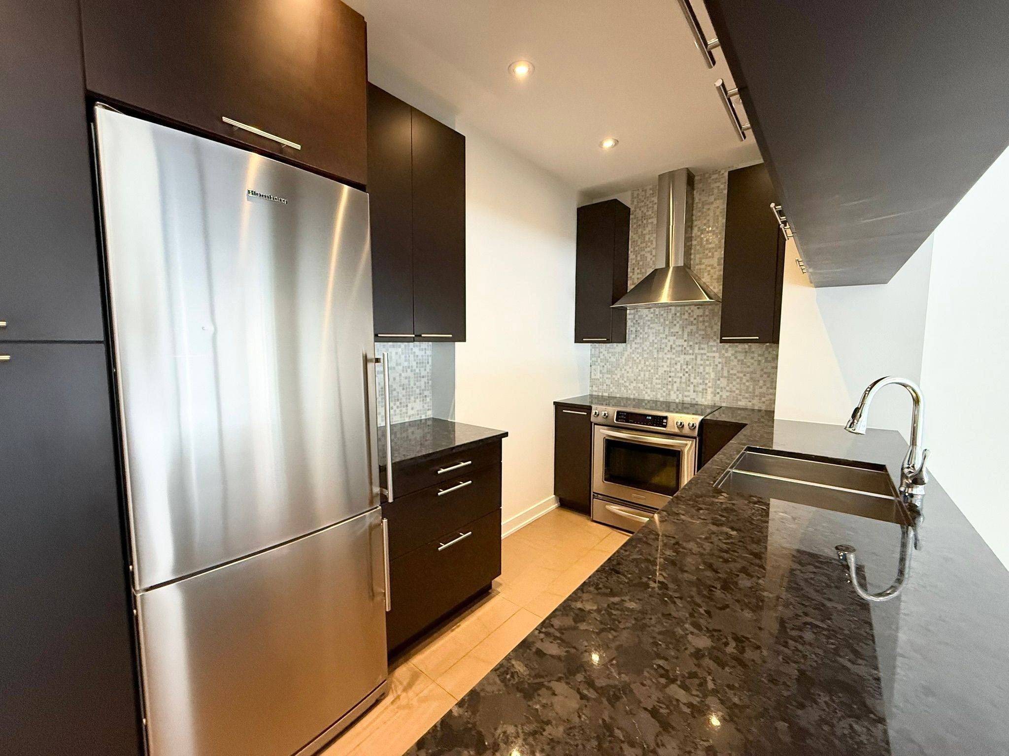 Toronto C08, ON M5E 0A3,3 Market ST #638