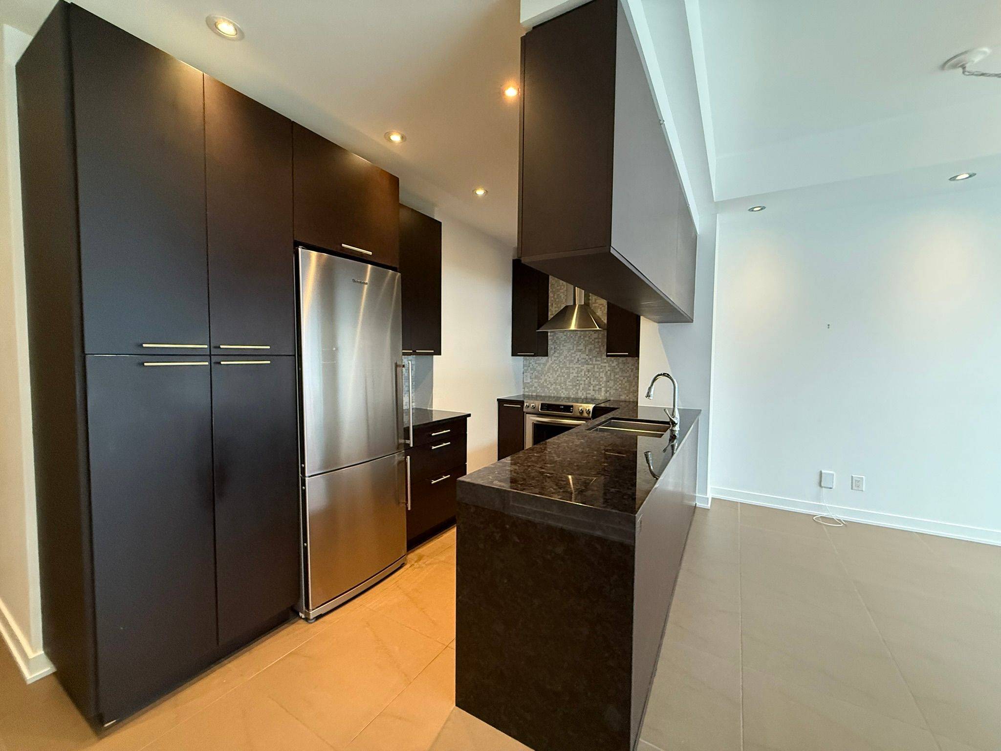 Toronto C08, ON M5E 0A3,3 Market ST #638