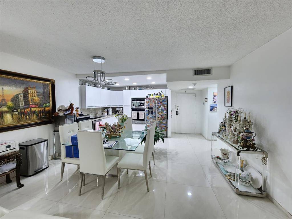 Hallandale Beach, FL 33009,2500 Parkview Dr #403