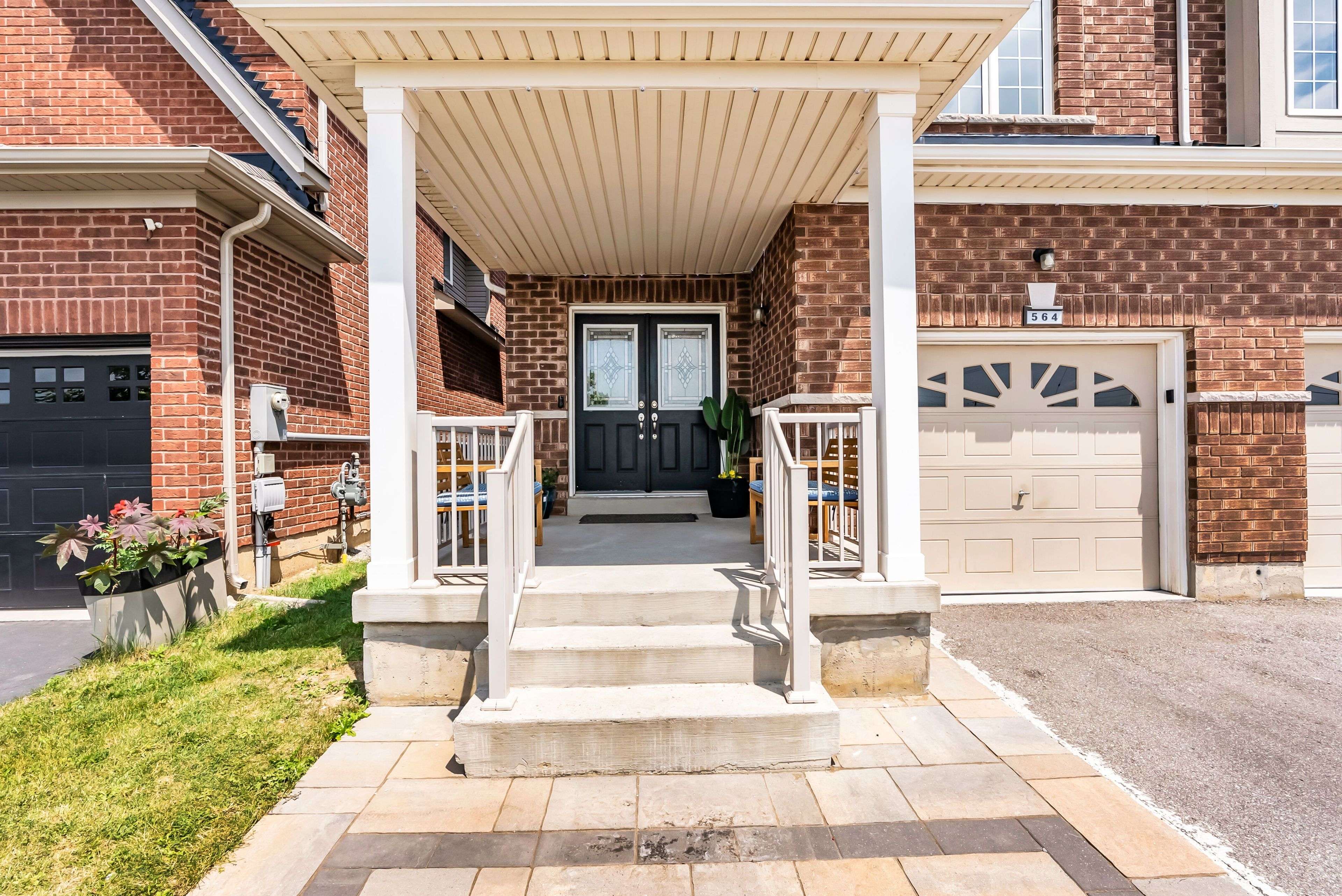 Milton, ON L9T 7V2,564 Bessborough DR