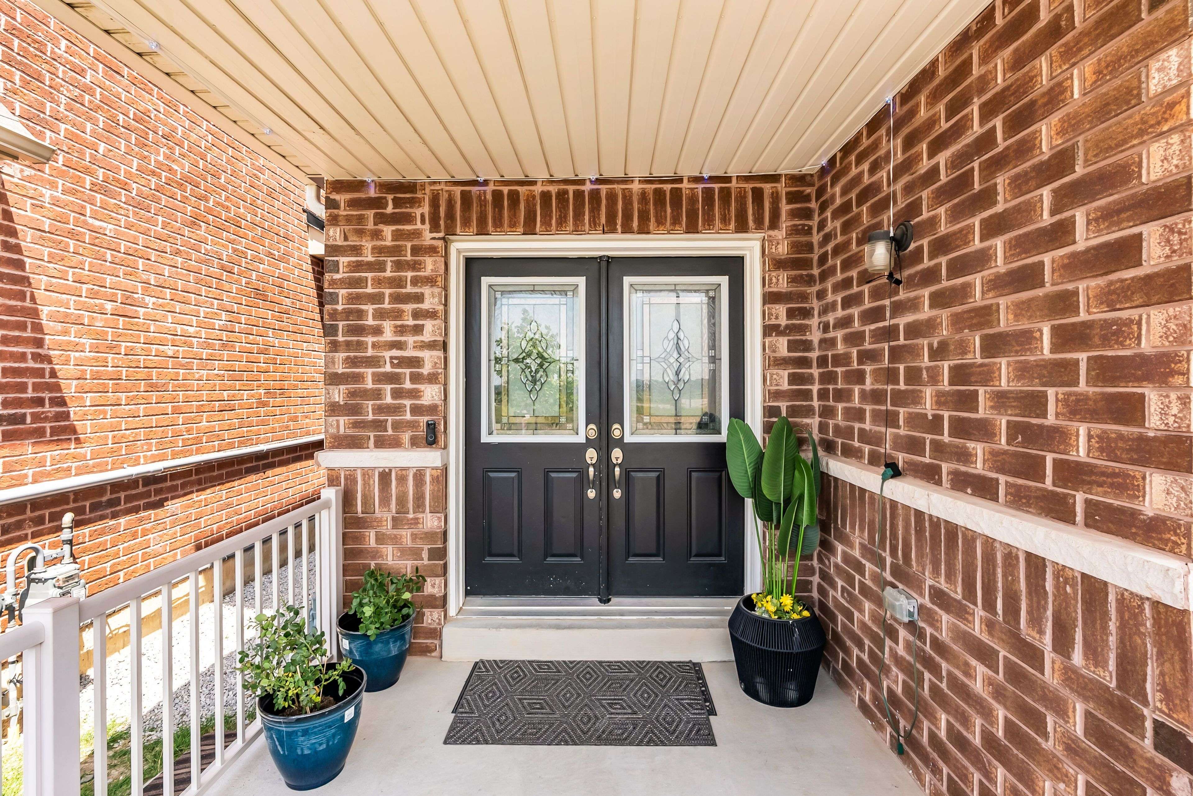 Milton, ON L9T 7V2,564 Bessborough DR