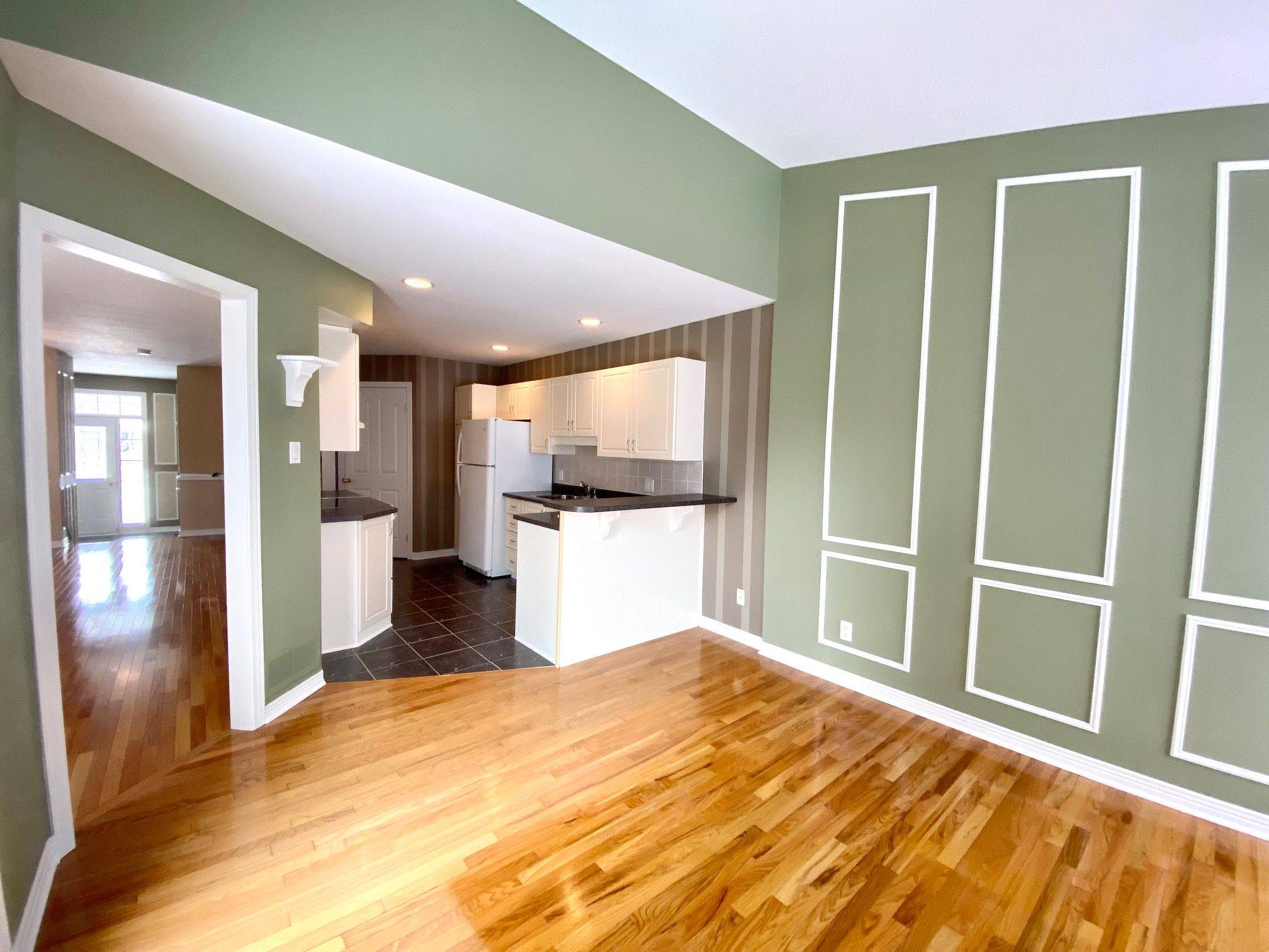 Blossom Park - Airport And Area, ON K1V 1Y1,684 Wild Shore CRES