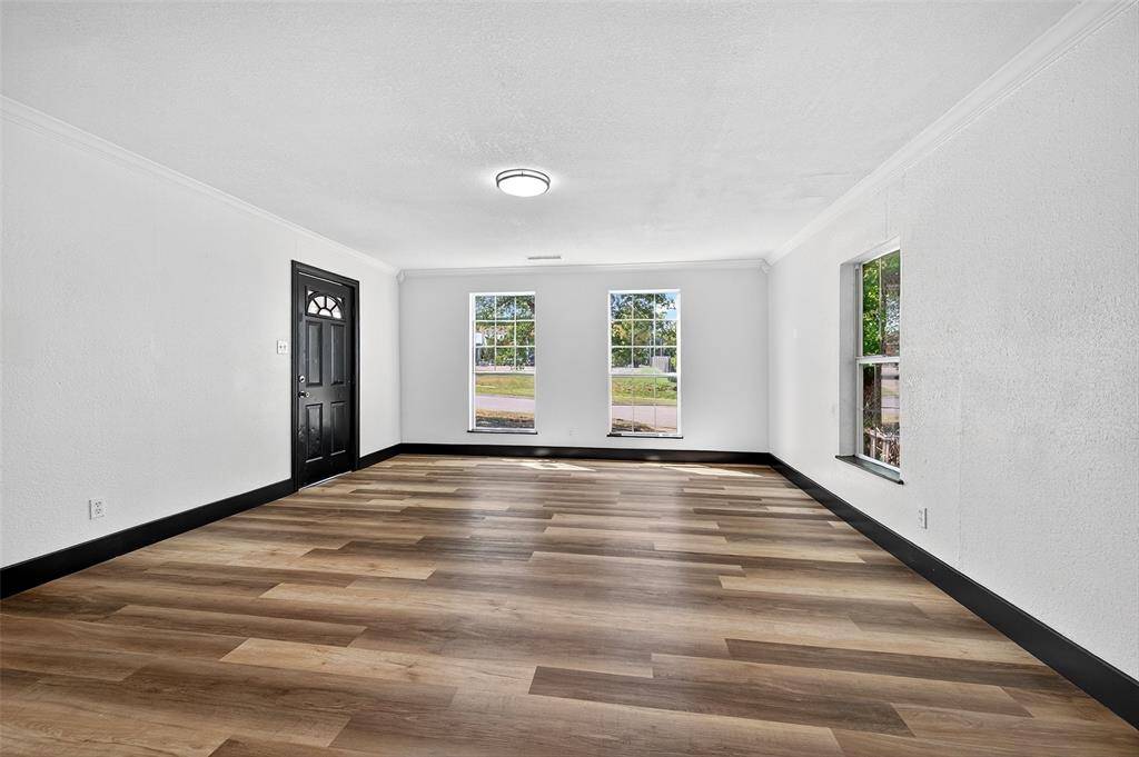 Denison, TX 75020,205 W Bond Street