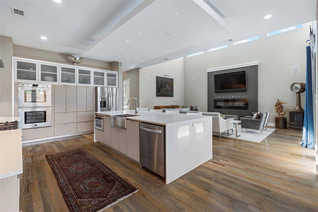 Dallas, TX 75220,3955 Park Lane