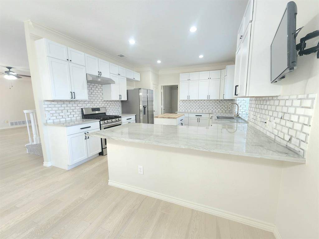 Plano, TX 75025,7220 Hillview Drive