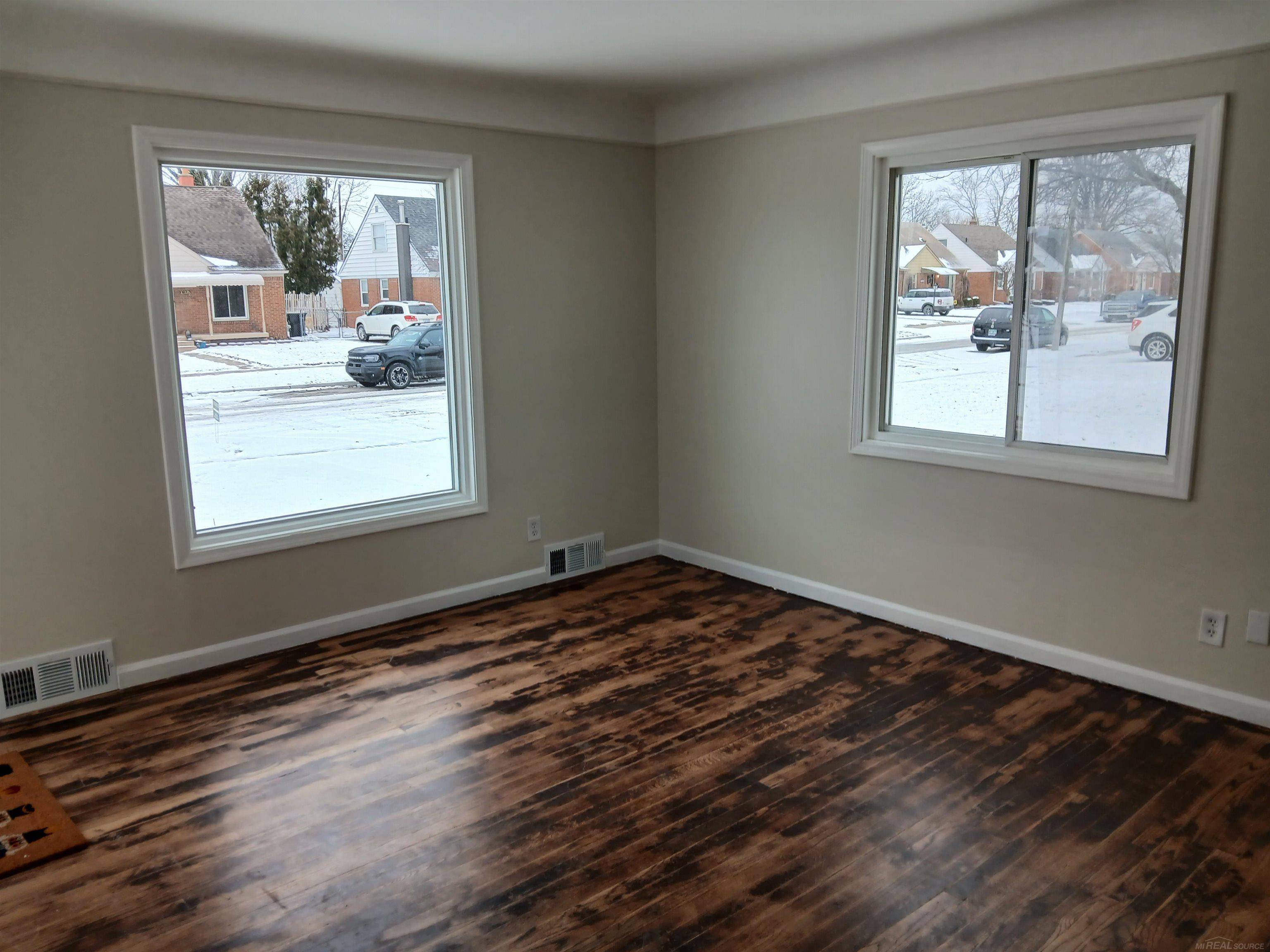 Roseville, MI 48066,27247 Leroy DR