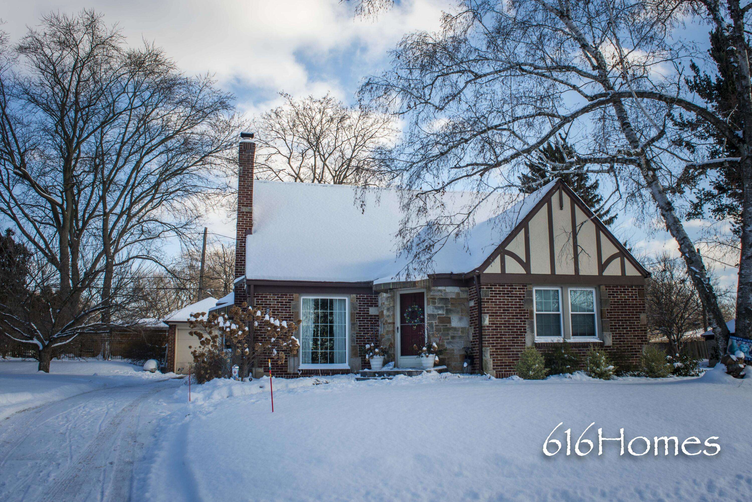 Grand Rapids, MI 49505,2450 Oakwood AVE NE