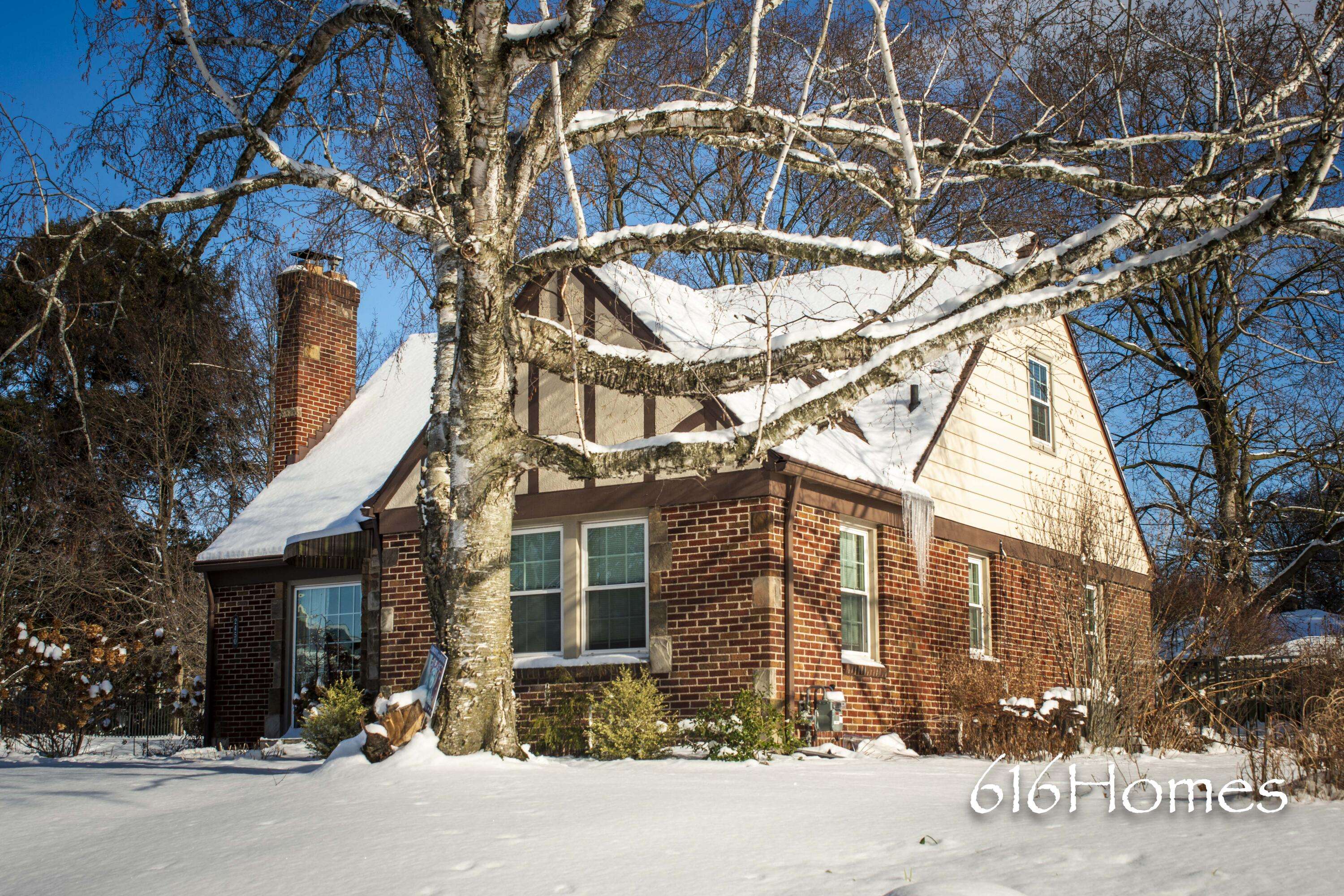 Grand Rapids, MI 49505,2450 Oakwood AVE NE