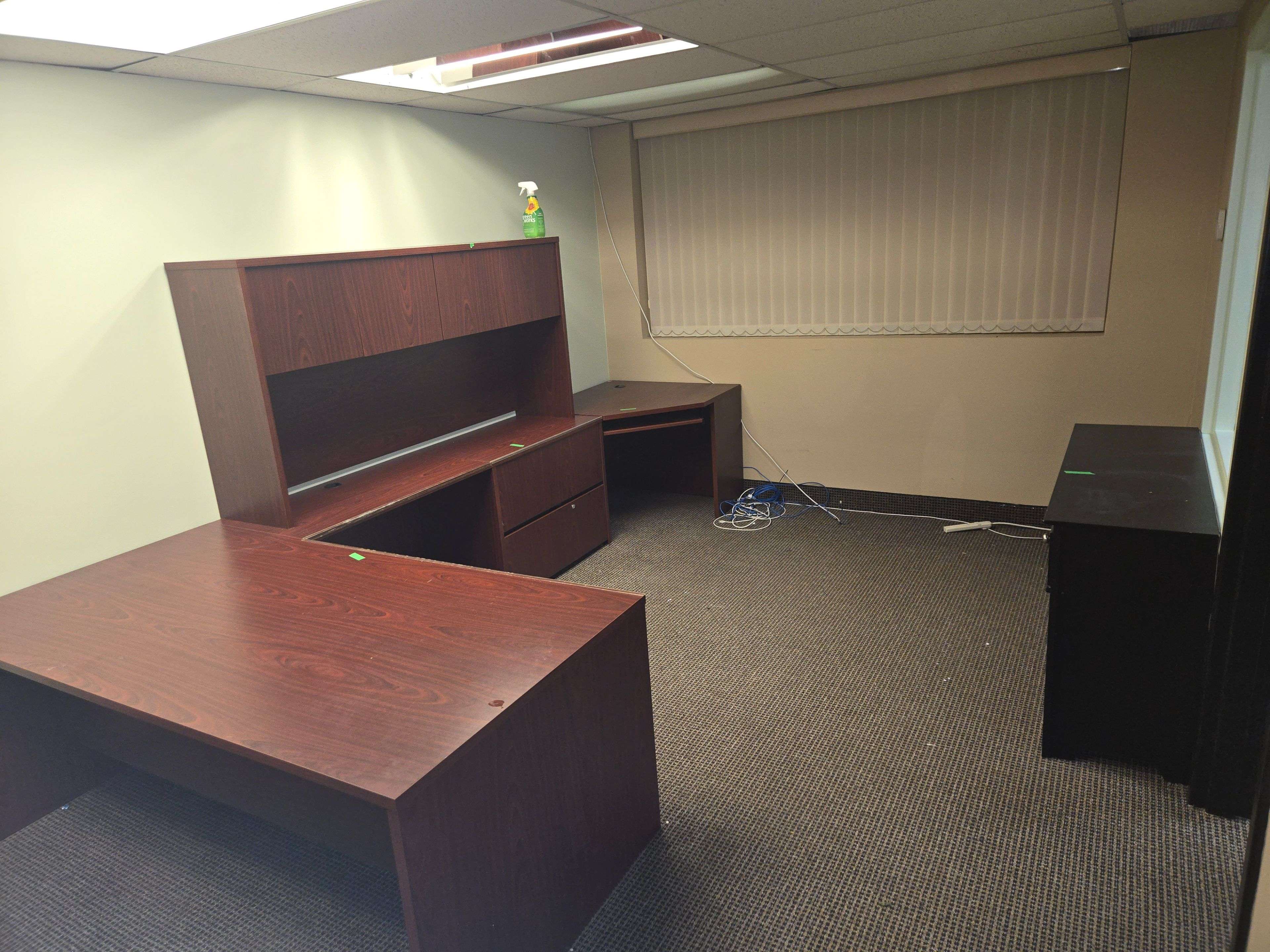 Oshawa, ON L1J 2J9,286 King ST W #201