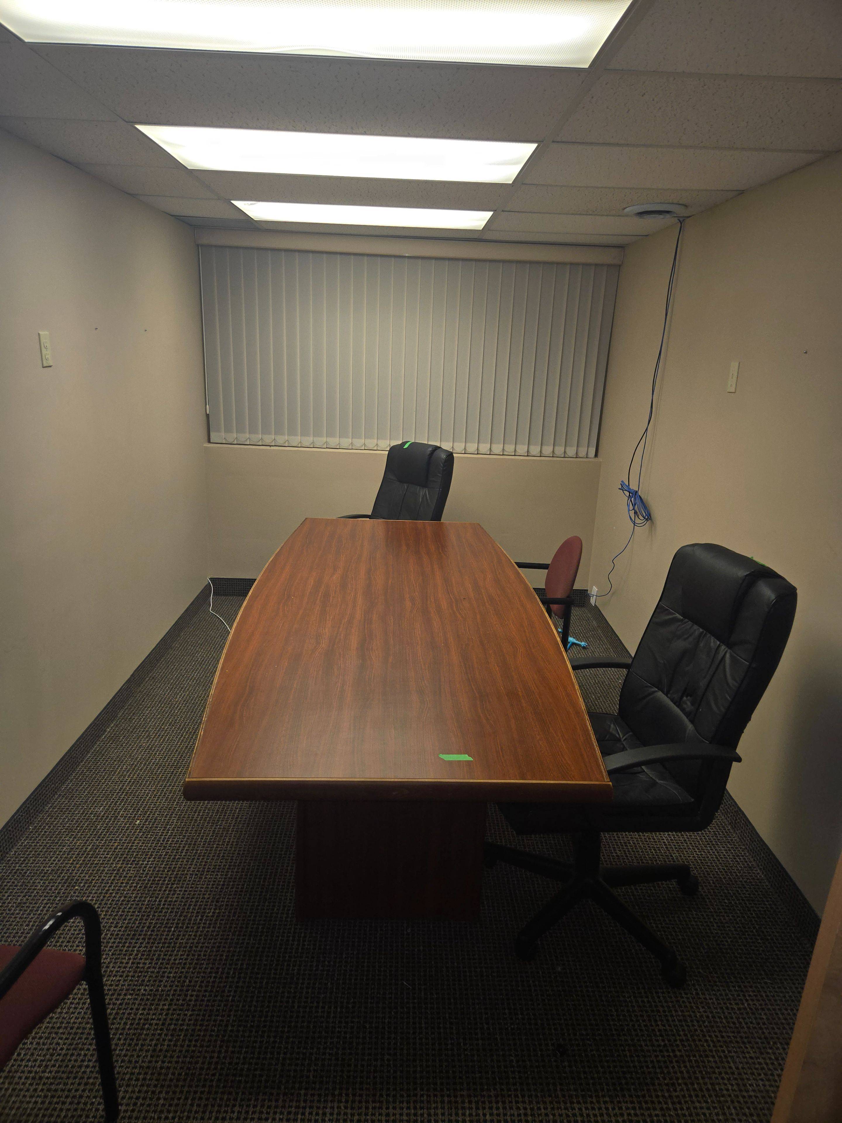 Oshawa, ON L1J 2J9,286 King ST W #201