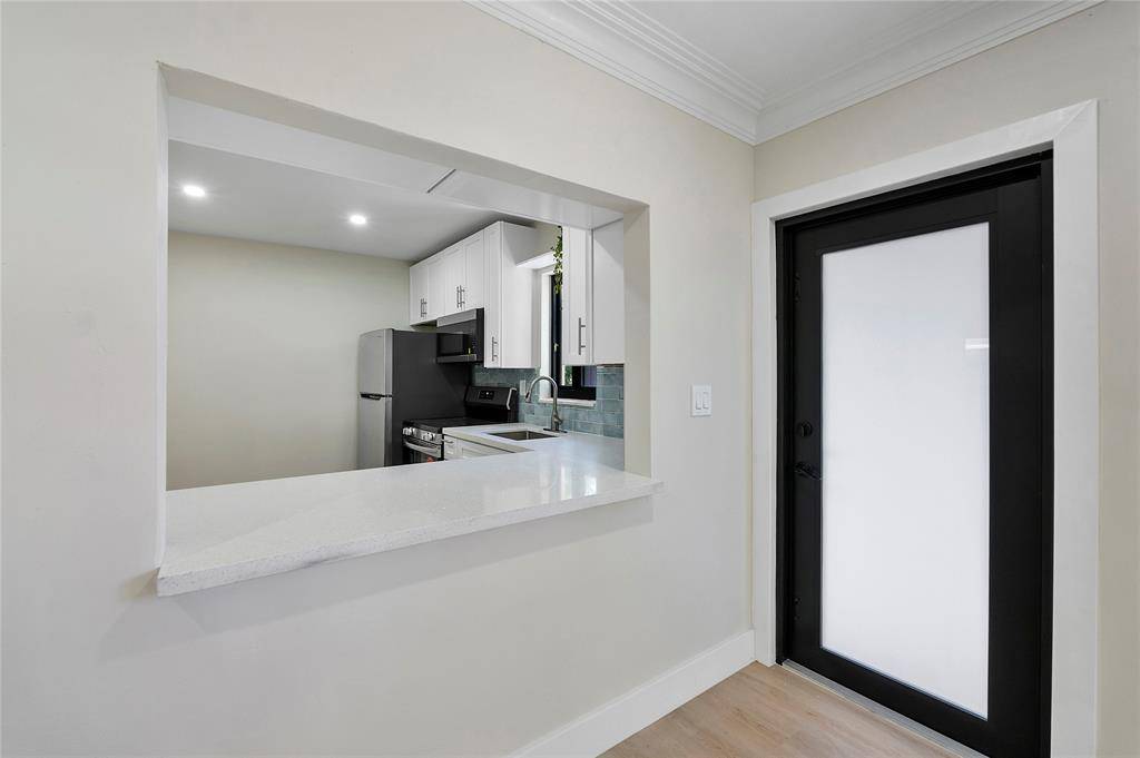 Oakland Park, FL 33334,617 NE 38th St