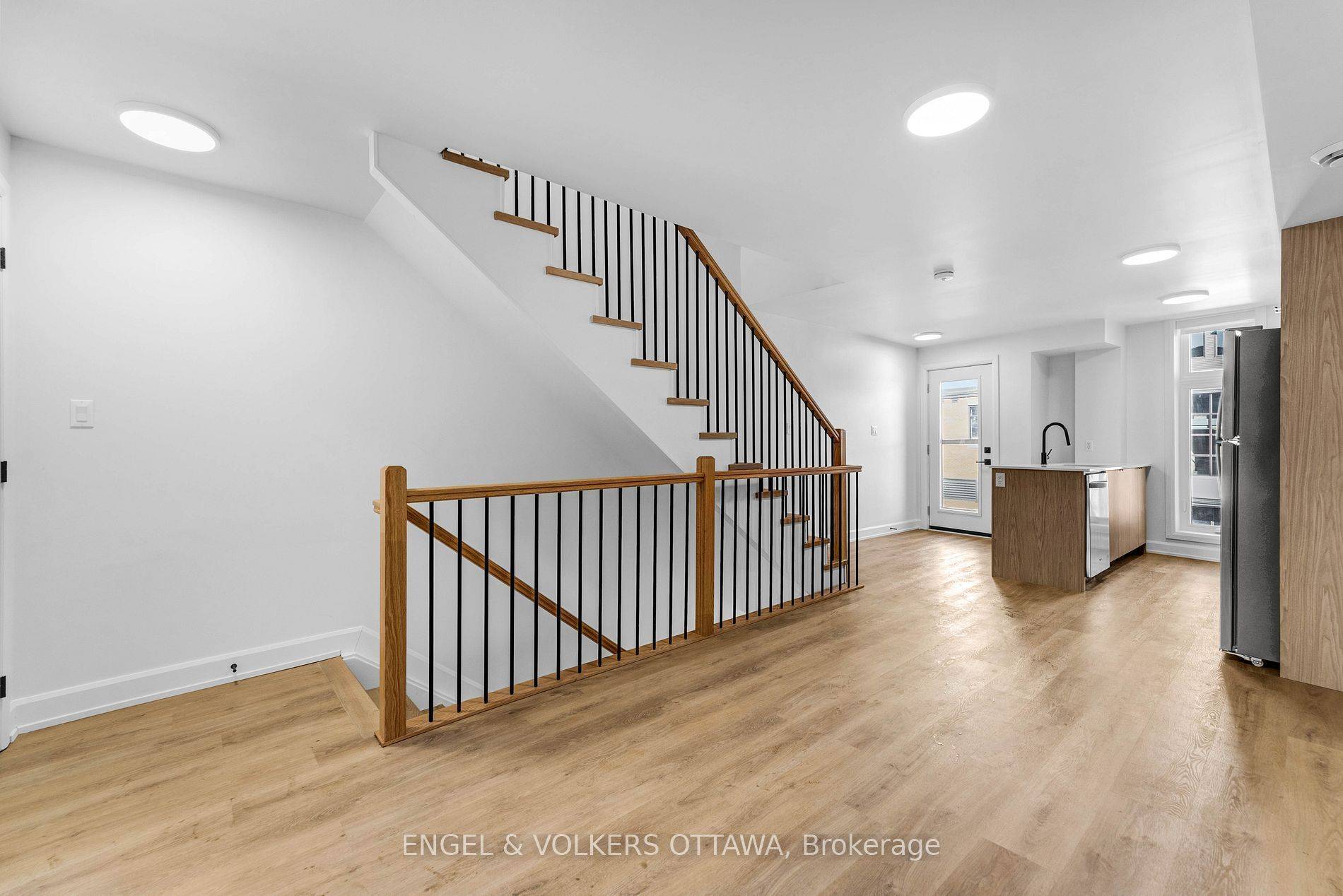 Glebe - Ottawa East And Area, ON K1S 3Y5,6A MONK ST #3