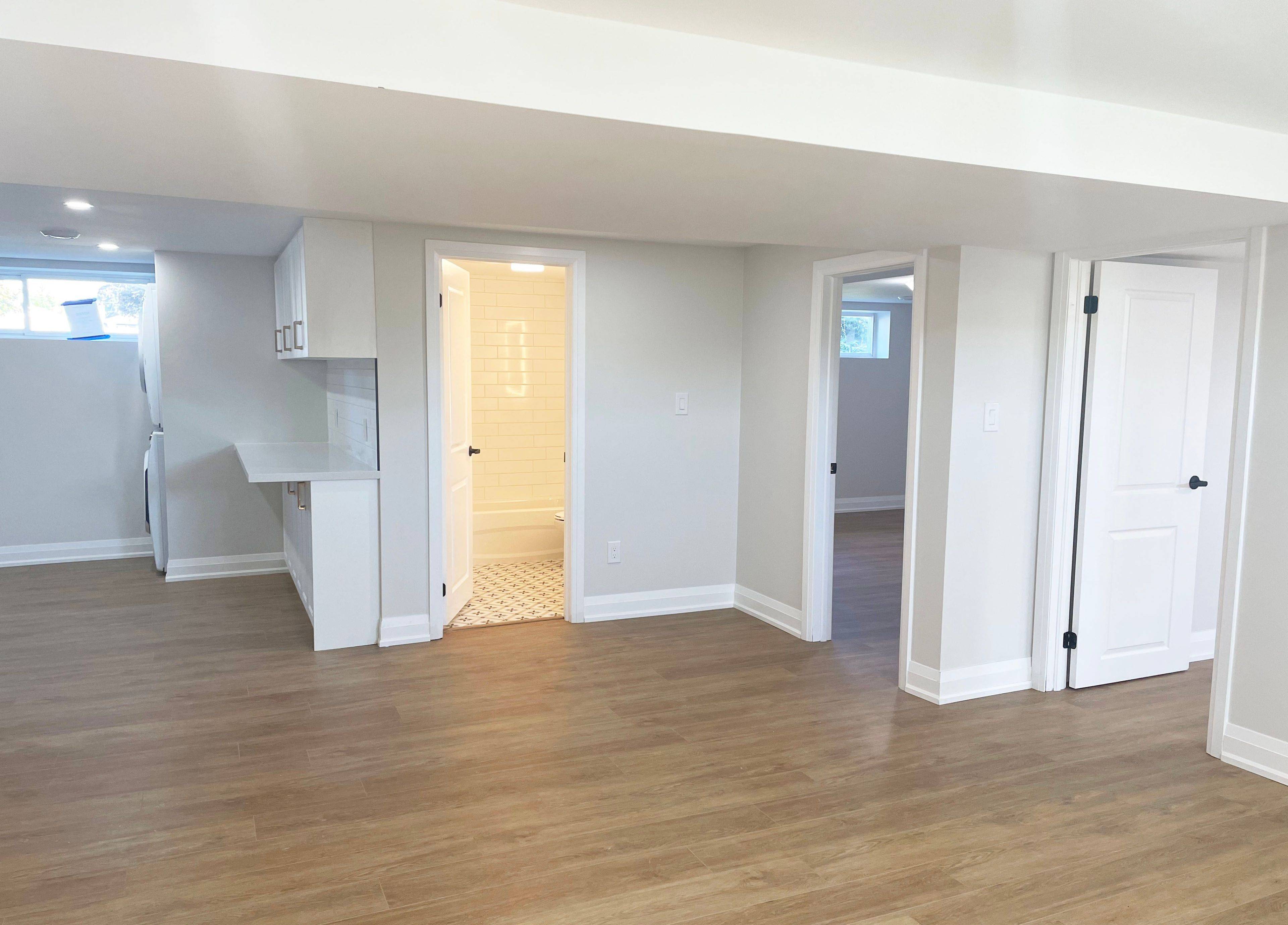 Oshawa, ON L1H 6K5,533 Carman CT #Lower