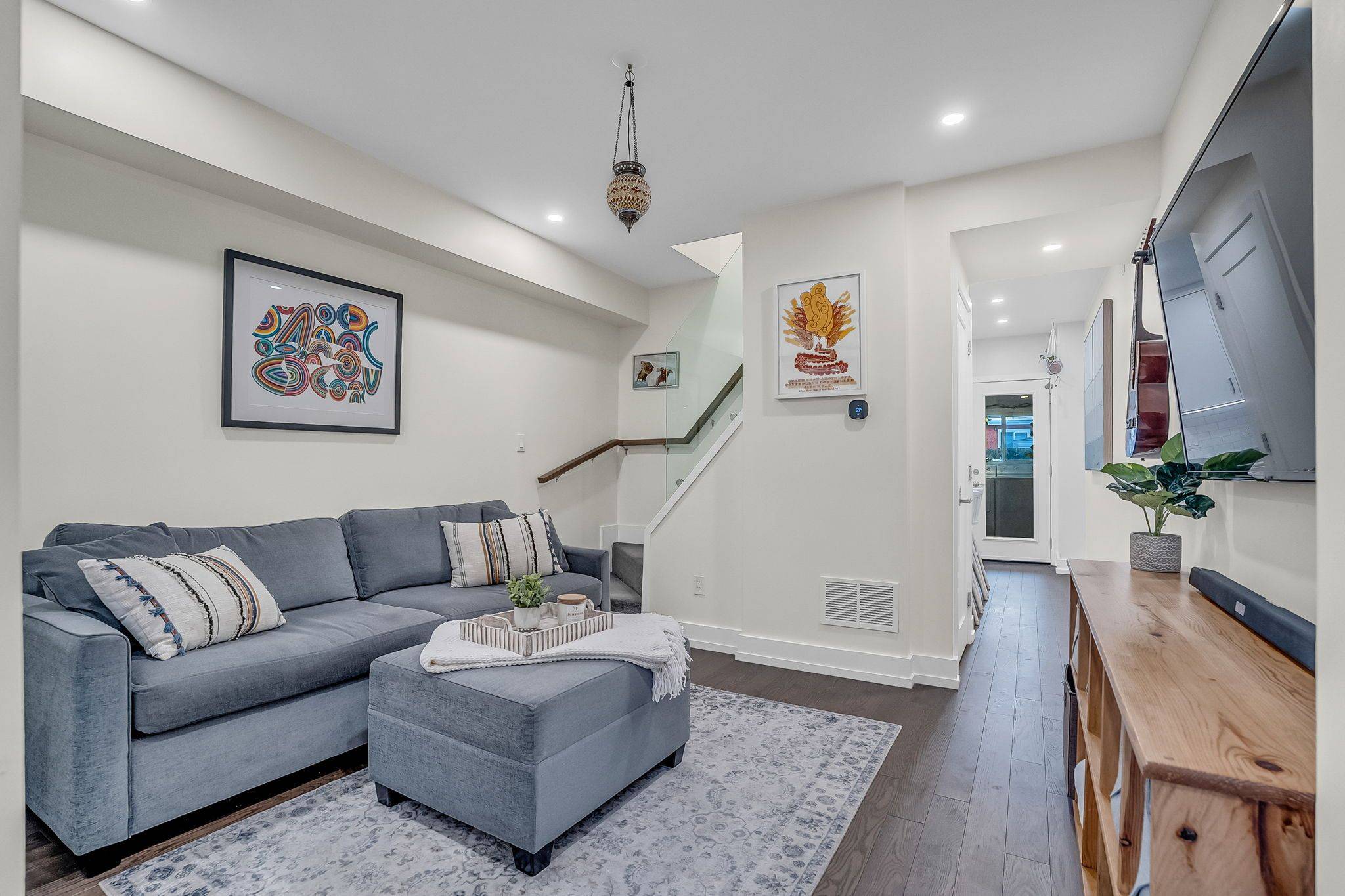 Toronto E03, ON M4C 4K2,238 Cedarvale AVE