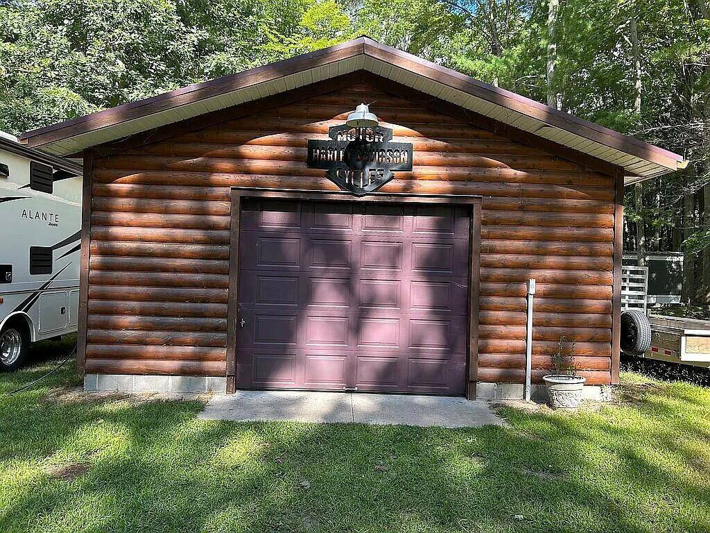 Mears, MI 49436,8668 W Shirley DR